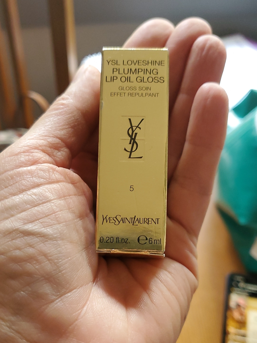 Yves Saint Laurent Loveshine Plumping Lip Oil Gloss - NIB